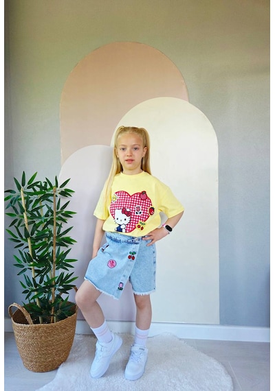 Superbaby Kız Çocuk Hello Kitty Temalı İkili Takım - Krem Nakışlı Tişört Ve Aksesuarlı Denim Şort Etek Kombini Sarı Superbaby Kız Çocuk Hello Kitty Temalı İkili Takım - Krem Nakışlı Tişört Ve Aksesuarlı Denim Şort Etek Kombini Sarı