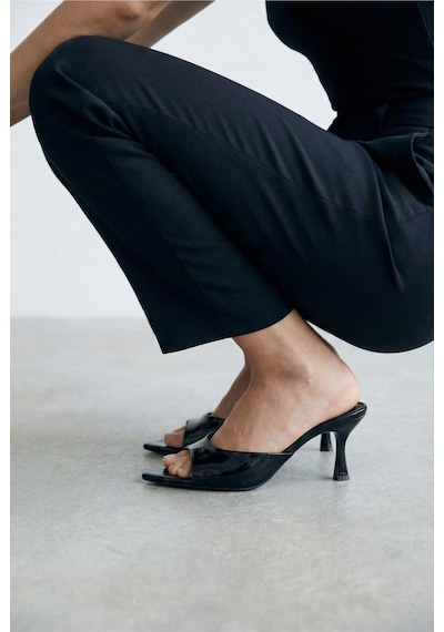 Giamgia Store Kadın Rugan Sivri Burun Tek Bantlı İnce Topuklu Stiletto Terlik Abiye Ayakkabı-2281 Siyah Yankee Giamgia Store Kadın Rugan Sivri Burun Tek Bantlı İnce Topuklu Stiletto Terlik Abiye Ayakkabı-2281 Siyah Yankee