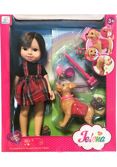 Jelena Bebek Köpeğiyle Gezmede