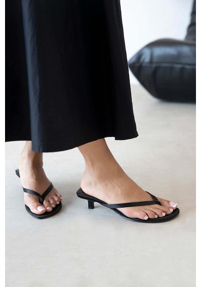 Wolk Shoes Ruiz Kadın Topuklu Parmak Arası Saten Sandalet Siyah