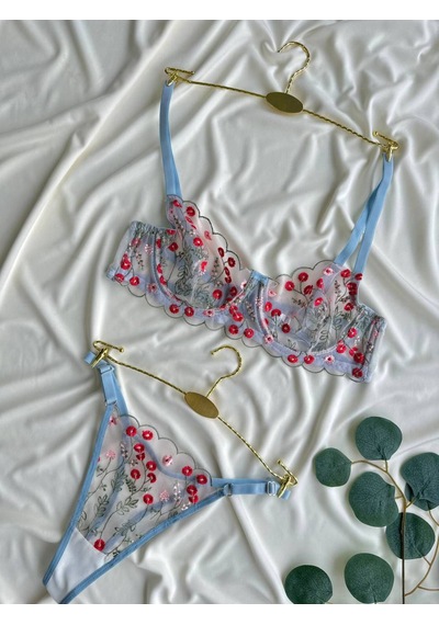 Noateks Bebe Mavisi Üzerine Kırmızı Gelincik Nakış İşlemeli Şeffaf Tül Bralet Takım Açık Mavi Noateks Bebe Mavisi Üzerine Kırmızı Gelincik Nakış İşlemeli Şeffaf Tül Bralet Takım Açık Mavi
