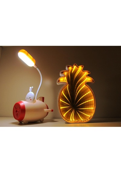 Işık Kasabası 145 Aynalı Led Yansımalı Ananas İle Tepe Lambalı Kalem Traşlı Kırmızı Uçak Masa Lambası Gece Lambası Kırmızı Işık Kasabası 145 Aynalı Led Yansımalı Ananas İle Tepe Lambalı Kalem Traşlı Kırmızı Uçak Masa Lambası Gece Lambası Kırmızı