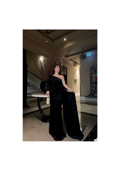 DefyModa Kadın Esnek Kadife Kumaş Tek Omuz Kuyruklu Abiye Elbise Siyah