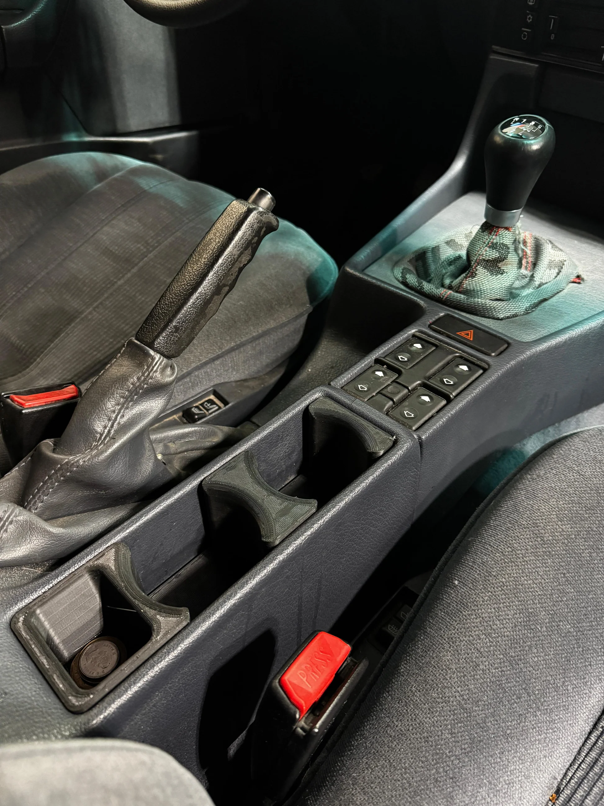 Bmw 5 Serisi E34 Bardak Tutucu Ve Organizer - Bmw Logolu Standart