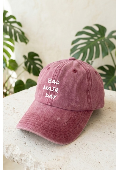Emybox Bad Hair Day Yazılı Yıkamalı Unisex Şapka - Eskitme Metal Tokalı Ayarlanabilir Baskılı Beyzbol Şapka Bordo