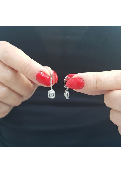 Lova 0,37 Karat Baget Pırlanta Küpe - 3030045