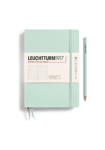 Leuchtturm1917 Doğal Renkler Serisi Not Defteri, Orta Boy A5 , Sert Kapak, 251 Numaralandırılmış Sayfa, Noktalı, Nane Yeşili Yeşil