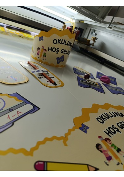 Okuluna / Sınıfına Hoş Geldin Öğrenci Tacı Ve Hediye Kartı Seti 5 Parça 8'li 04 7