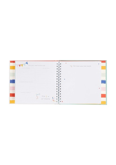 C.r. Gibson Rainbow "a Book Of Baby's Firsts" Baby First Year Memory Book With Ink Pad, 36 Sayfa, 9,5'' X 9'' Çok Renkli C.r. Gibson Rainbow "a Book Of Baby's Firsts" Baby First Year Memory Book With Ink Pad, 36 Sayfa, 9,5'' X 9'' Çok Renkli