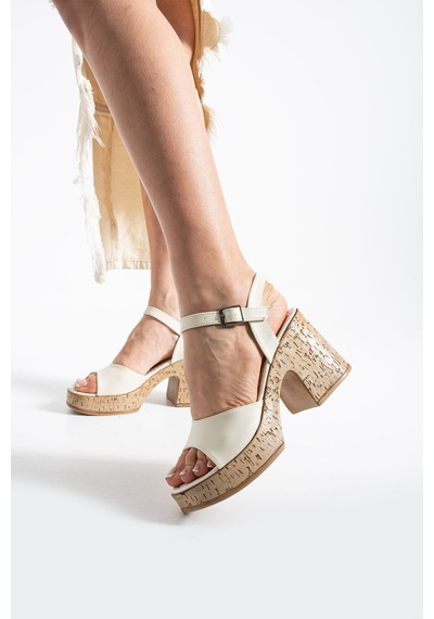Dabab Shoes Loreva Kadın Krem Platform Taban 9 Cm Kalın Topuklu Bilekten Bantlı Sandalet Dabab Shoes Loreva Kadın Krem Platform Taban 9 Cm Kalın Topuklu Bilekten Bantlı Sandalet
