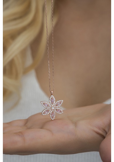 925 Ayar Gümüş 6 Yapraklı Pembe Taşlı Çiçek Kolye Rose Gold