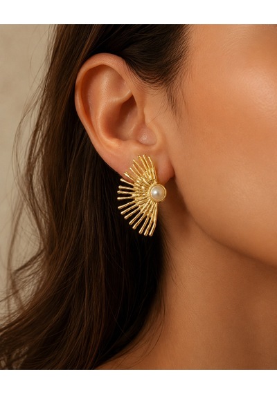 Gold Yelpaze Tasarım İnci Detaylı Küpe Modern Statement Kadın Küpe Altın