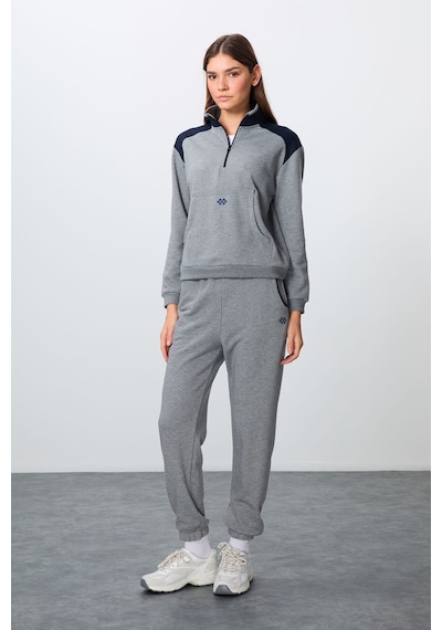 Tommy Life Gri Melanj Kompakt Pamuklu Kalın Pürüzsüz Dokulu Dik Yaka Oversize Fit Kadın Eşofman Takım - 95342 GRİ MELANJ Tommy Life Gri Melanj Kompakt Pamuklu Kalın Pürüzsüz Dokulu Dik Yaka Oversize Fit Kadın Eşofman Takım - 95342 GRİ MELANJ