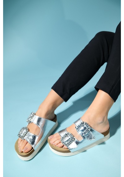 Luvishoes Polacca Gümüş Cilt Taşlı Çift Bantlı Hakiki Deri Kadın Kalın Tabanlı Terlik Gümüş Luvishoes Polacca Gümüş Cilt Taşlı Çift Bantlı Hakiki Deri Kadın Kalın Tabanlı Terlik Gümüş