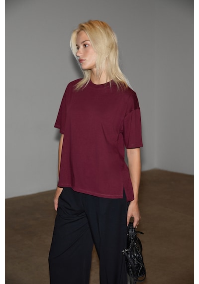 Grımelange Jemmy Kadın %100 Organik Pamuk Relaxed Fit Yırtmaçlı Yuvarlak Yakalı Bordo T-shirt Bordo Grımelange Jemmy Kadın %100 Organik Pamuk Relaxed Fit Yırtmaçlı Yuvarlak Yakalı Bordo T-shirt Bordo