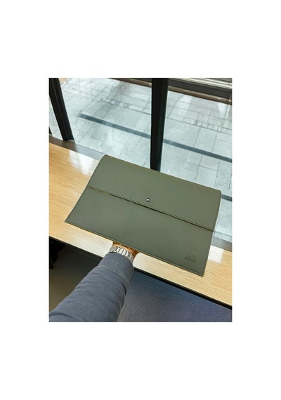 Plush Studıo Istanbul Yeşil Ledcase Peluş Astarlı Evrak Ve Laptop Çantası 36x26 Cm Haki Haki