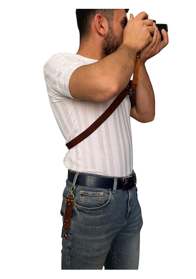 Profesyonel Hakiki Deri Tekli Fotoğraf Makinesi Omuz Askısı - Tobacco Kahve - Smallrig Bağlantılı Kahverengi Profesyonel Hakiki Deri Tekli Fotoğraf Makinesi Omuz Askısı - Tobacco Kahve - Smallrig Bağlantılı Kahverengi