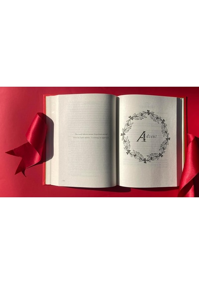 Christmas İs Coming: A Treasury Of Simple Ways To Celebrate Festive Days