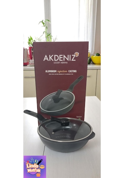 Akdeniz 28 Cm Cam Kapaklı Siyah Döküm Derin Tava