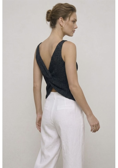 Neden Tekstil Twist Knot Detaylı Premium Kadın Triko Bluz V Yaka Örgü Dokulu Şık Crop Tasarım - Siyah