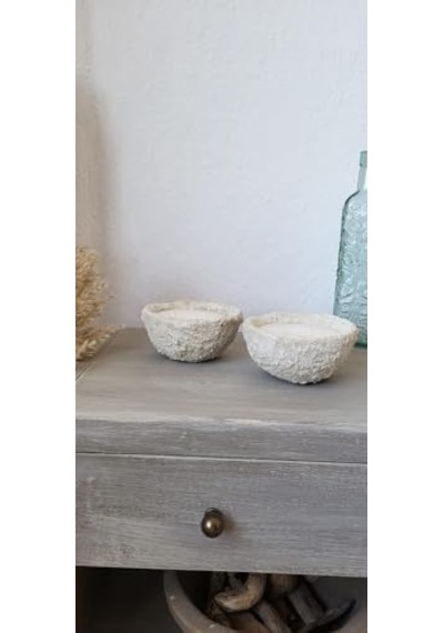 El Yapımı Ufak Boy Beton Mum, 2 Fitilli, Çap 10 Cm Yükseklik 4 Cm, Dekoratif Ev Aksesuarı 50 x 22