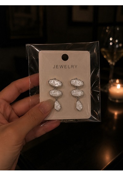 Sedef Dokulu Geometrik Sallantılı Küpe Silver Renk Zarif & Modern Tasarım Gümüş