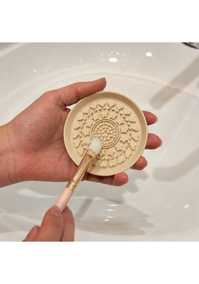 3d Baskı Makyaj Fırçası Temizleme Pedi - Desenli Aparat-bej