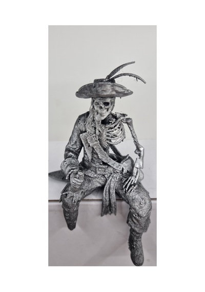 Oturan Hector Barbossa Figür Yarı İskelet 10 Cm Karayip Korsanları
