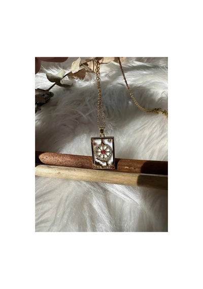 Lunarie Denizci The Wheel Tarot Kartı Kolye 14k Gold Zemin Çok renkli