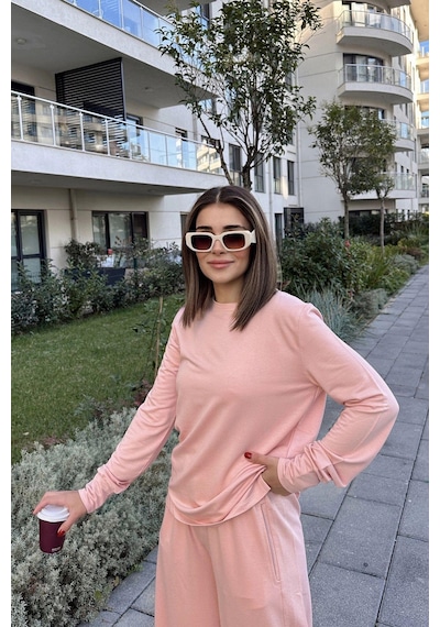 Kadın Pudra Yuvarlak Yaka Sweatshirt & Bol Paça Beli Lastikli Pantolon - Rahat Alt & Üst Takım Pudra Kadın Pudra Yuvarlak Yaka Sweatshirt & Bol Paça Beli Lastikli Pantolon - Rahat Alt & Üst Takım Pudra