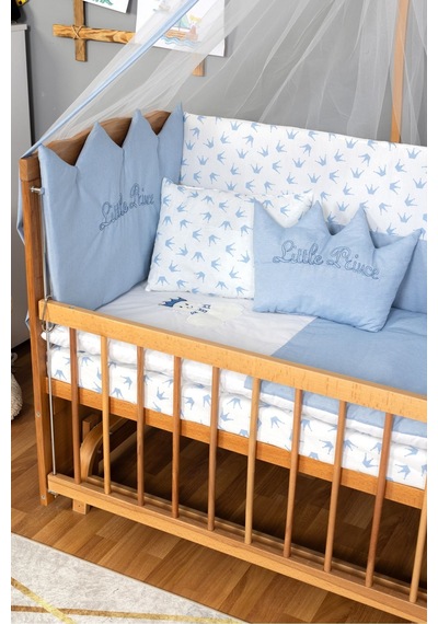 Ahşap Beşik Anne Yanı Beşik Vernikli 60x120 - Mavi Nakış Uyku Seti + Yatak Ahşap