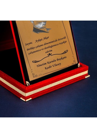 Kişiye Özel Atatürk Tasarımlı Plaket - Kadife Kutulu
