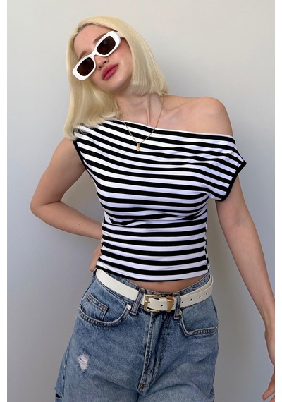 Madmext Siyah Düşük Omuz Çizgili Bluz Mg2467