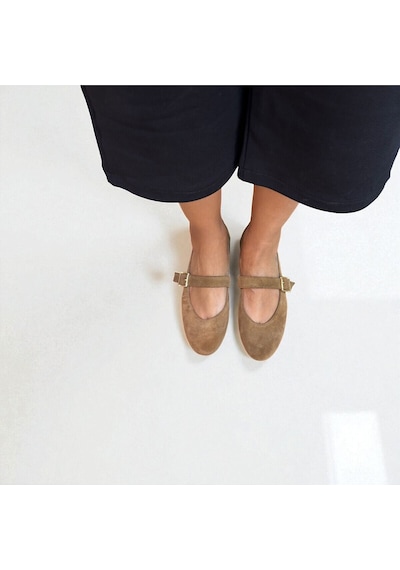 Ne&ve Shoes Camet Süet Hakiki Deri Yuvarlak Burunlu Tokalı Kadın Babet Camel