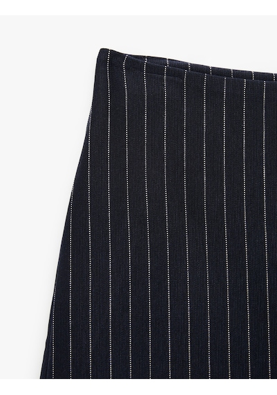 Koton Slim Fit Fermuar Detaylı Çizgili Mini Şort Etek Beyaz Çizgili 7wak10031uk