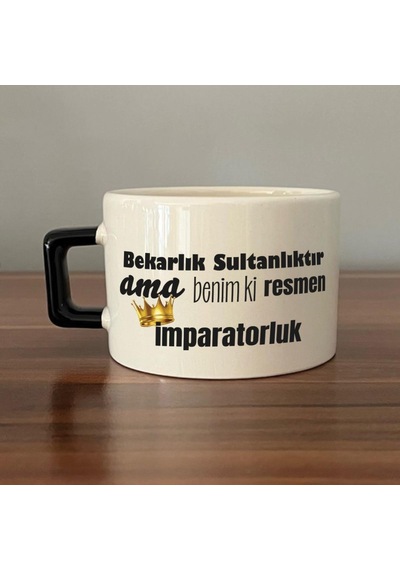 Bekarlık Sultanlıktır Ama Baskılı Siyah Kulplu C Fincan