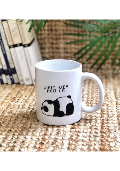 Hug Me Tasarımlı Kupa Açık Ahşap