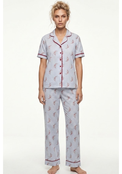 Siyah İnci İnce Soft Örme Düğmeli Dantel Biyeli Pijama Takımı 8061 Mavi Çiçek Siyah İnci İnce Soft Örme Düğmeli Dantel Biyeli Pijama Takımı 8061 Mavi Çiçek