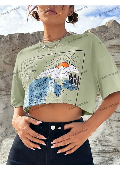Flood Of Style Crop Ckod-232913 Dalgalı Ve Sloganlı Grafik Düşük Omuz Kısa Nane Yeşili