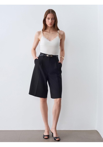 Dantelli V Yaka Askılı Kadın Crop Top Yazlık Günlük Üst Altın - Beyaz