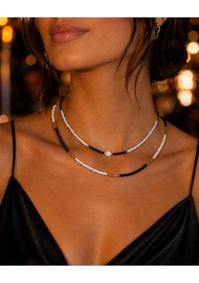 Noir Denge Siyah Beyaz Çift Sıra Boncuklu Kadın Kolye Altın Renk Ara Detaylı Katmanlı Choker Kolye Renkli Noir Denge Siyah Beyaz Çift Sıra Boncuklu Kadın Kolye Altın Renk Ara Detaylı Katmanlı Choker Kolye Renkli