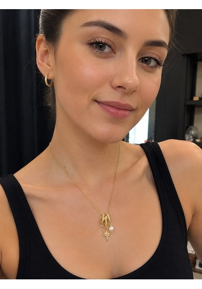 Zirkon Taşlı Yıldız Detay Sallantılı Charm Kolye Gold