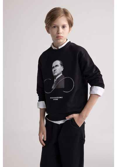 DeFacto Erkek Çocuk Bisiklet Yaka Atatürk Baskılı Sweatshirt D8201A824WNBK81 DeFacto Erkek Çocuk Bisiklet Yaka Atatürk Baskılı Sweatshirt D8201A824WNBK81