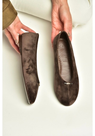 Fox Shoes Z820704102 Kahverengi Süet Toka Detaylı V Kesim Babet