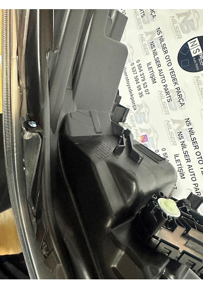Toyota Hilux Koyu Gri Siyah Mercek Tip Sol Far Lambası 2021-2024