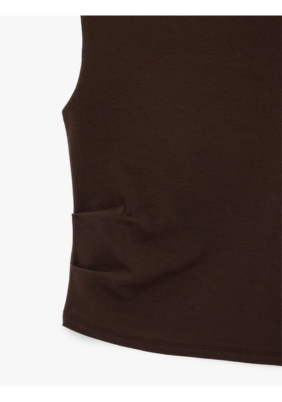 Koton Slim Fit Asimetrik Kesim Kolsuz Kayık Yaka Bluz Kahverengi 6sal30049ık Kahve