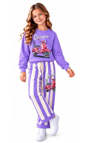 İrem Kız Çocuk Yazı Motosiklet Desenli Eşofman Altı Çizgili Modelli Duble Paça Model Lila Renk Eşofman Takımı İrem Kız Çocuk Yazı Motosiklet Desenli Eşofman Altı Çizgili Modelli Duble Paça Model Lila Renk Eşofman Takımı