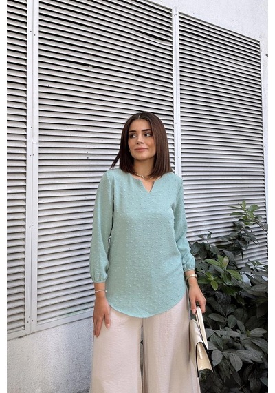 WeShaya Mint Uzun Truvakar Kol, Öpücük Yaka, Ponponlu Kumaş Basic Kesim Bluz - Tesettüre Uygun Mint WeShaya Mint Uzun Truvakar Kol, Öpücük Yaka, Ponponlu Kumaş Basic Kesim Bluz - Tesettüre Uygun Mint