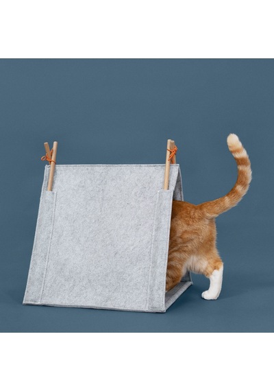 Utsadd Kedi Evi, Gri-keçe