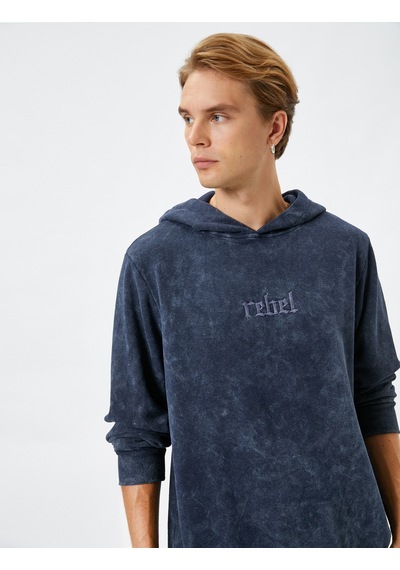 Koton Kapşonlu Sweatshirt Yıkamalı Slogan İşlemeli Ribanalı Şardonlu Mavi 4wam70275mk Mavi